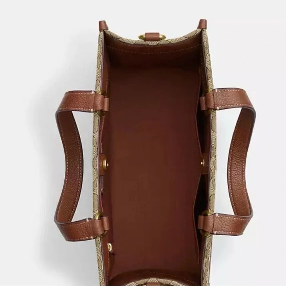 NWT Disney X Coach
Dempsey Carryall in Sig Jacquard
Mickey Mouse Msrp:$528 - Picture 3 of 13